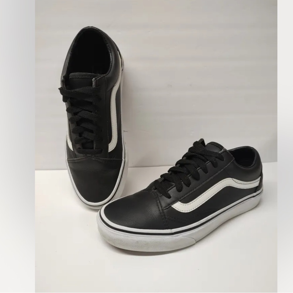 Vans womens size 7 mens 5.5 leather